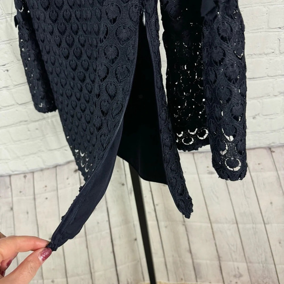 Talbots RSVP Navy Blue Eyelet Lace Bell Sleeve Top Blouse Size XS - Picture 8 of 9